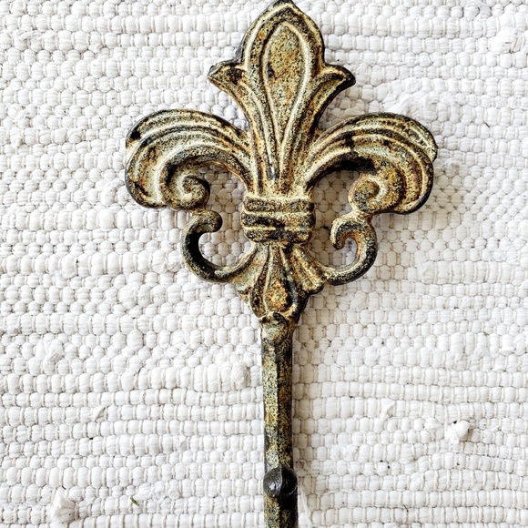 Vintage Hooks - Picture 2 of 4